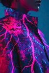 熒光閃電風時尚服裝展示