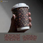 手持花紋咖啡杯圖案展示