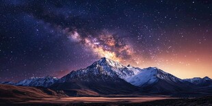 雪山之巔的璀璨星空奇景