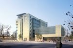 沿街商务办公楼黄昏建筑效果图
