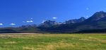 大草原风景  山峰