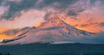 雪山晚霞