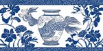 青花瓷瓶与花卉鱼纹图案
