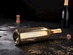 金色闪耀香槟瓶的华丽瞬间