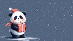 戴帽熊猫雪中持礼品盒