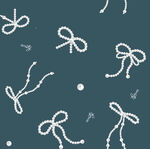 深蓝色底手绘风蝴蝶结图案