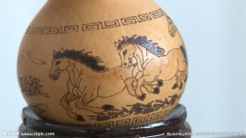 图案葫芦  万马奔腾