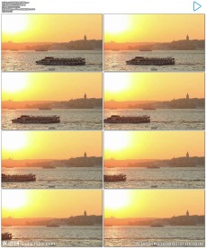 土耳其博斯普鲁斯海峡船在海面航