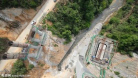 鸟瞰航拍桩基墩柱大桥高空全景