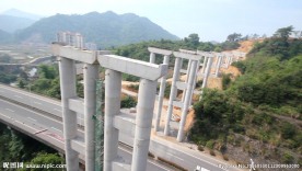 鸟瞰航拍桩基墩柱大桥高空全景
