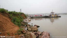 中铁铁建水上作业钢栈桥码头施工