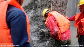 中铁劳务工群安员桩基土石方开挖