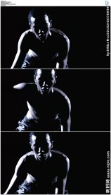 黑背景运动员打篮球