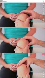 医生检查病人膝盖