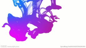 蓝色和粉红色墨水流动