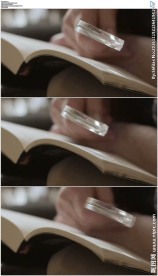 老年人用放大镜看书