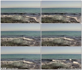 海浪拍打在海岸上