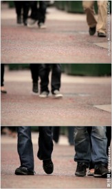 街上人群走路的脚步特写
