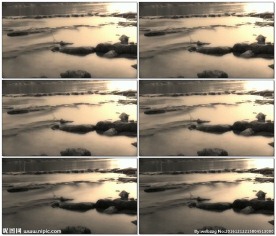 唯美黑白效果的流水视频