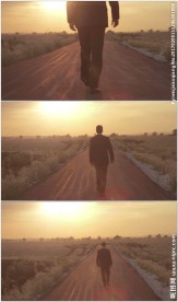 商务人士走向夕阳