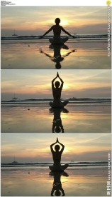 女人在日落海滩上练习瑜伽