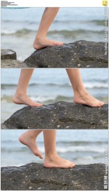 海滩石头光脚行走