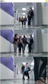 大学下课学生交谈