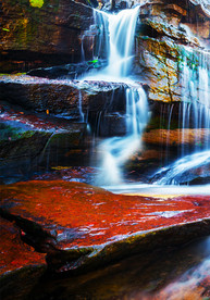 悬崖石头流水玄关过道
