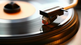 怀旧复古老唱机