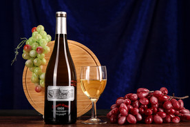 红酒葡萄玻璃杯木桶餐厅装饰画