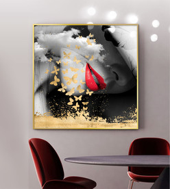 金色蝴蝶美女性感红唇黑白装饰画