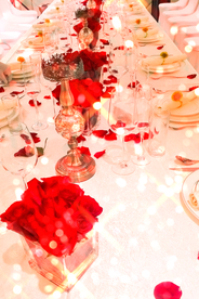 西式浪漫玫瑰花金色烛光宴席