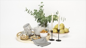 一套餐桌上的装饰小品