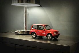 红色高档车模玩具