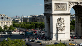 凯旋门回旋处的一天