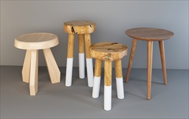 一组天然木材凳子模型