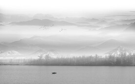 新中式水墨烟雾山水电视背景墙