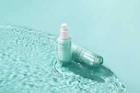 高保湿多效修护精华液场景拍摄照