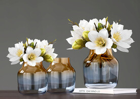 装饰画 花瓶 白色花朵