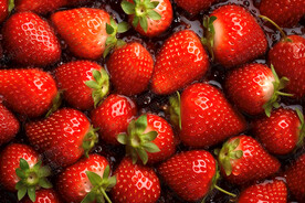 创意草莓背景图