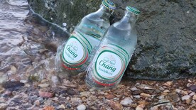 海浪冲刷饮料4k高清