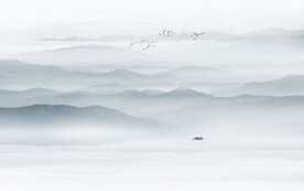 客厅沙发水墨山水画背景墙