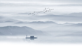 新中式水墨山水画