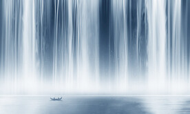 招财瀑布山水画