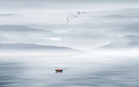 新中式水墨山水画