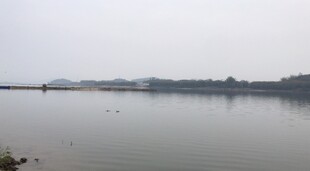 清远市飞来峡白鹤塘北江江边景色