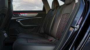 豪华汽车后排舒适座椅