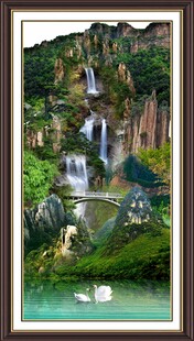 山水瀑布间的静谧美景