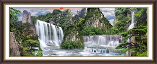 壮丽山间瀑布景观