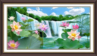 荷塘瀑布美景图